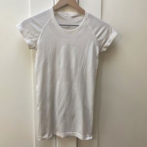 Lululemon Swiftly Tee, Size 4